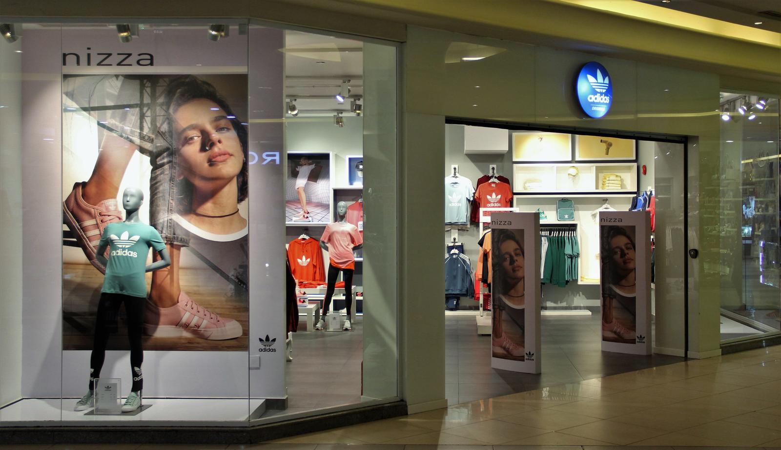 Adidas clearance vr mall