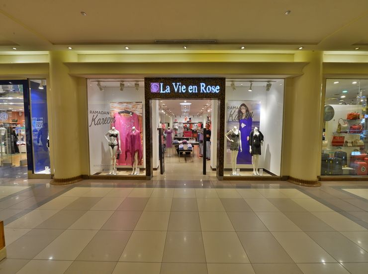 La Vie en Rose - Southcentre Mall