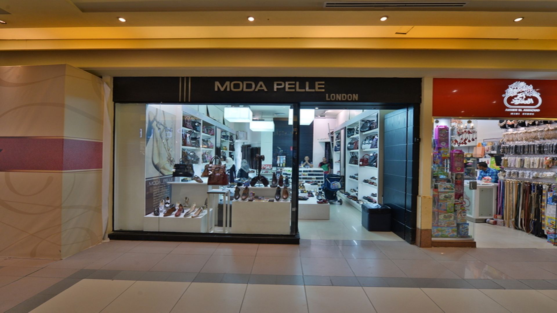 moda pelle stores